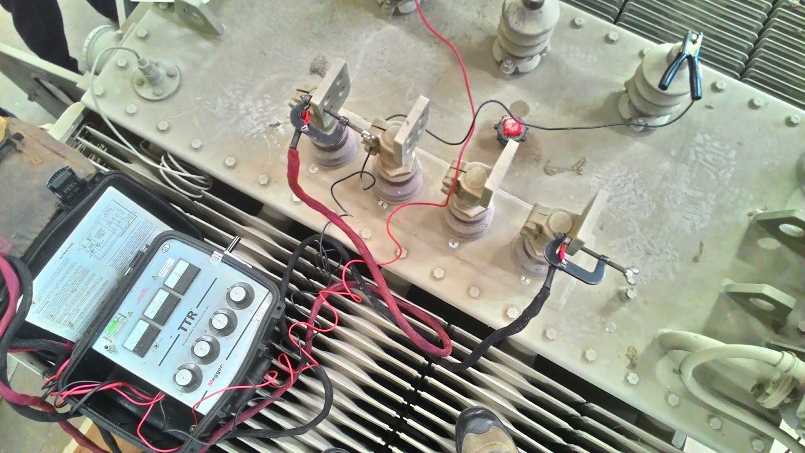 Электрический трансформатор тест. Понижающий трансформатор EWB. Transformer turn ratio Tester. 380 В 110 В дуговой трансформатор.