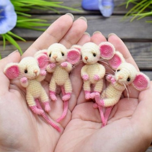 Cute Tiny Mice - Free Crochet Pattern