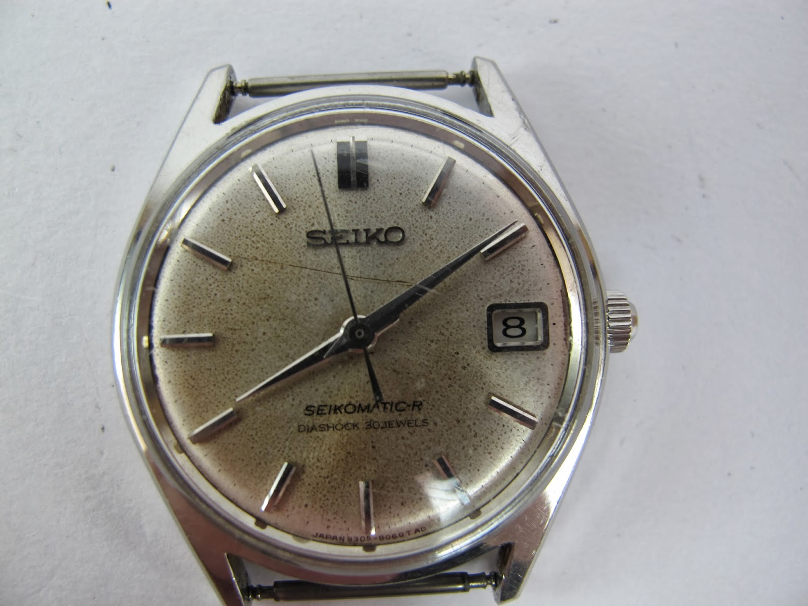 watchopenia: Seikomatic-R 8305-8010: I need a new face.... for the new year!
