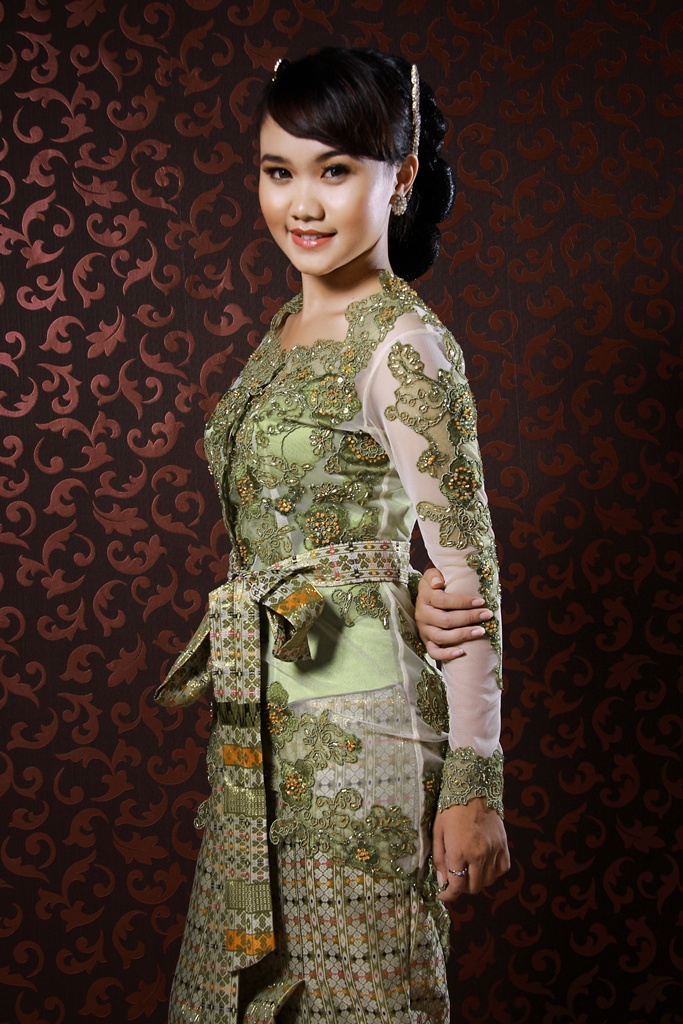 70+ Model Kebaya Bali Lengan Panjang Pendek Kombinasi