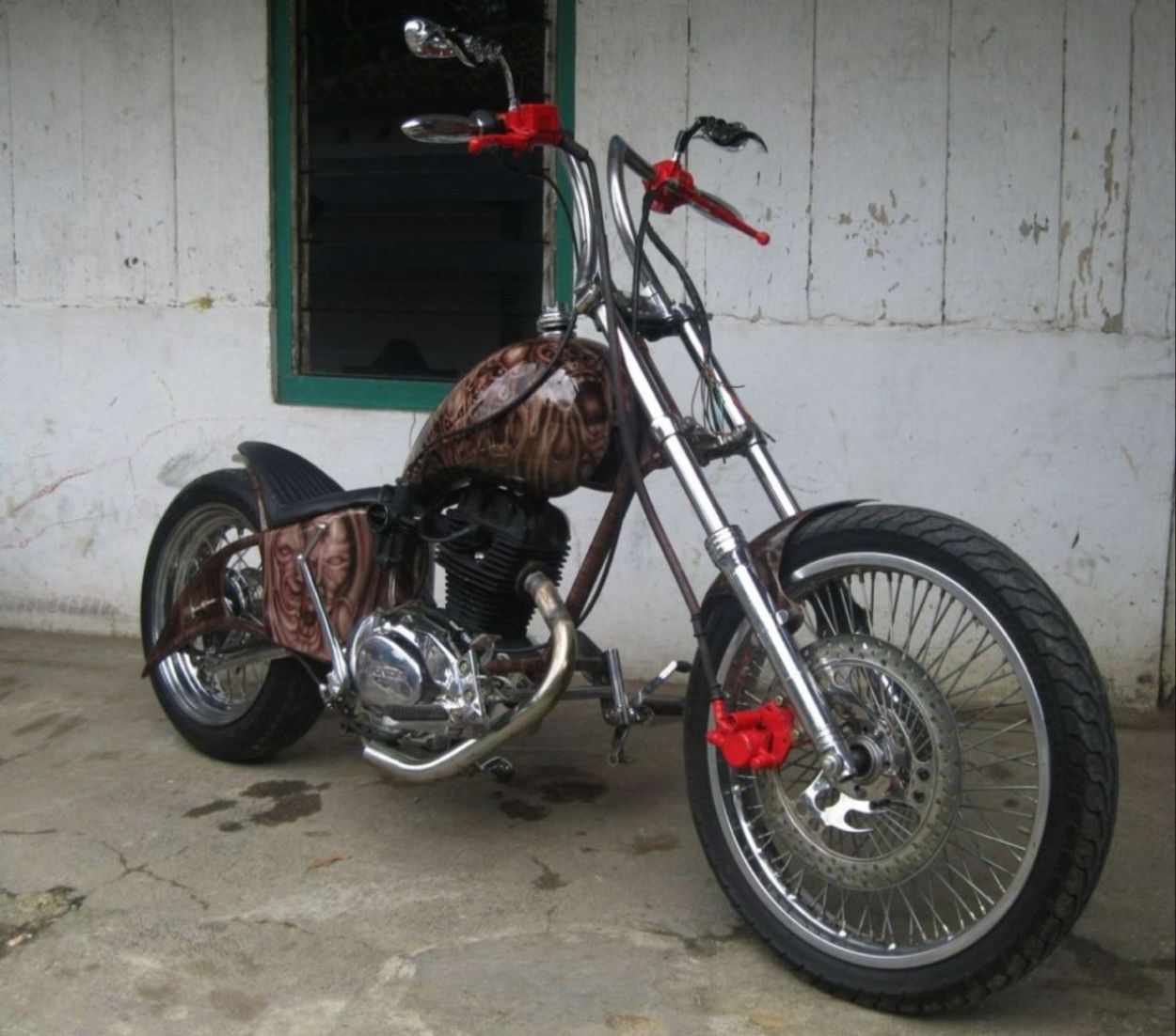 Modifikasi Motor Honda CB100 Unik