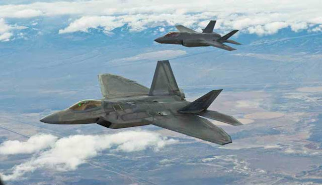 16 PERBEDAAN F-22 RAPTOR DENGAN F-35 LIGHTNING II