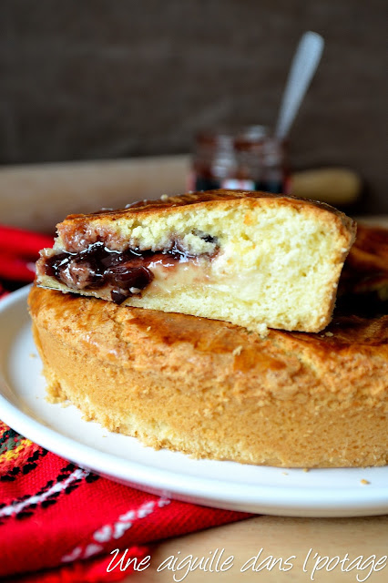 Gâteau basque à la confiture de cerise noire