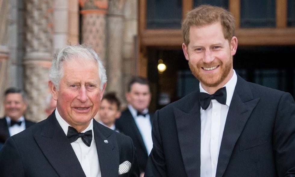  Ascensión del príncipe Charles al trono en peligro por memorias del príncipe Harry
