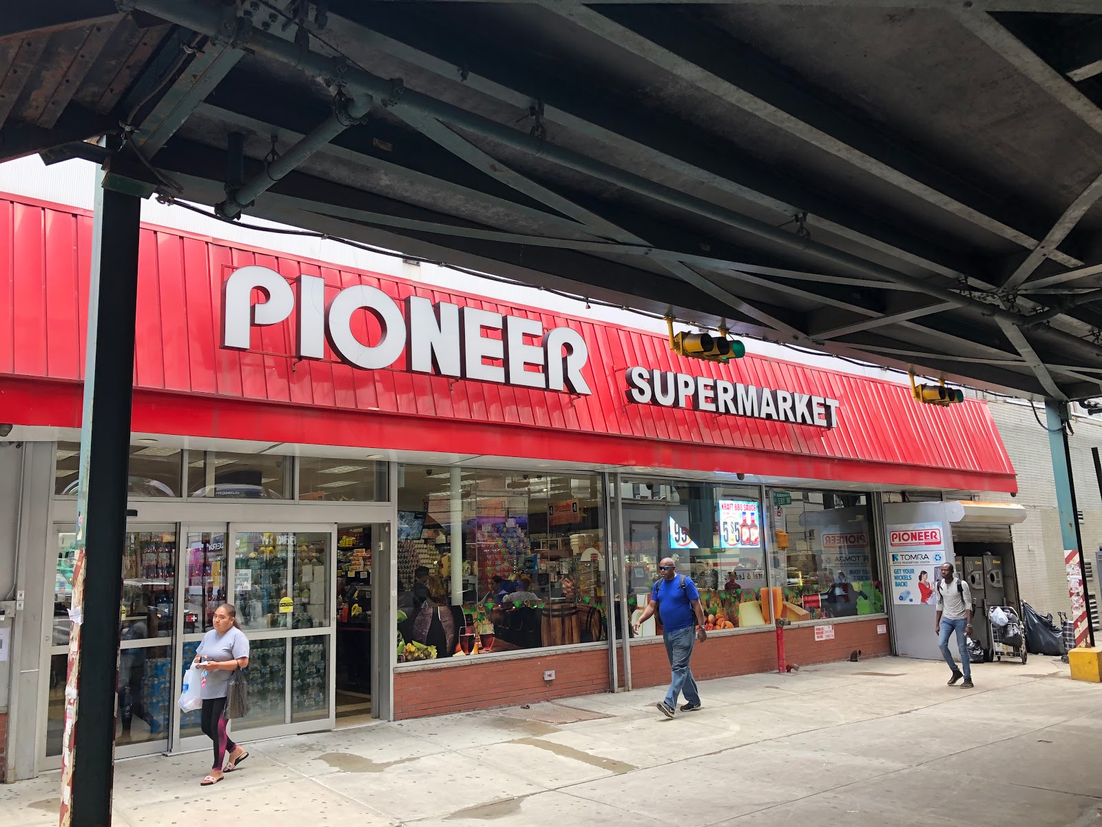 TOUR Pioneer Supermarket Fordham Heights South