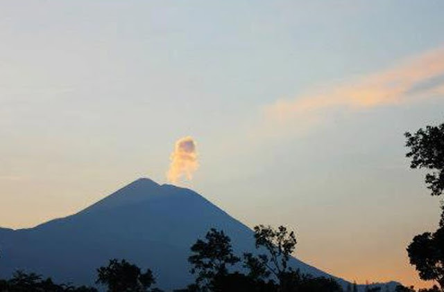 Perubahan Warna Langit Setiap Waktu Sholat Ternyata Berpengaruh Besar Pada Tubuh. Ini Buktinya!