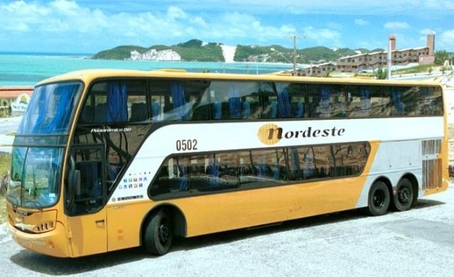 Os ônibus Double Decker das empresas 1001 e Nordeste 6 nordeste%2B1