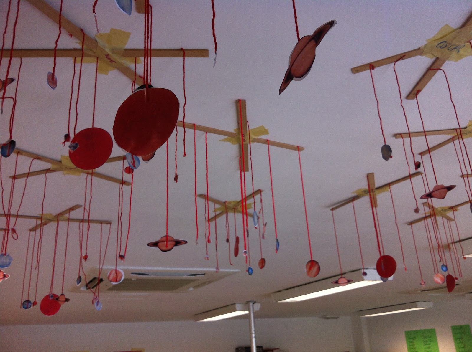 SON BASCA (Segon B): El mòvil del Sistema Solar.