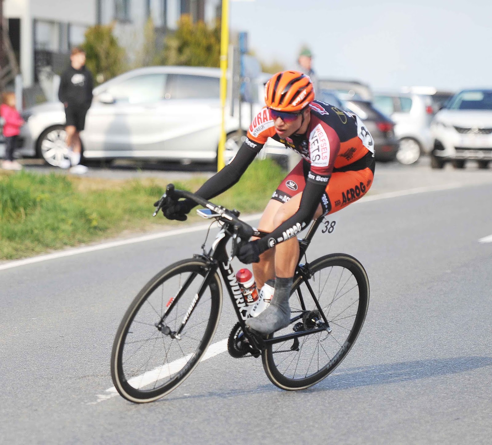 WIELERJAARBOEK WIELERDAGBOEK Senior Cycling Writer Bernard Callens