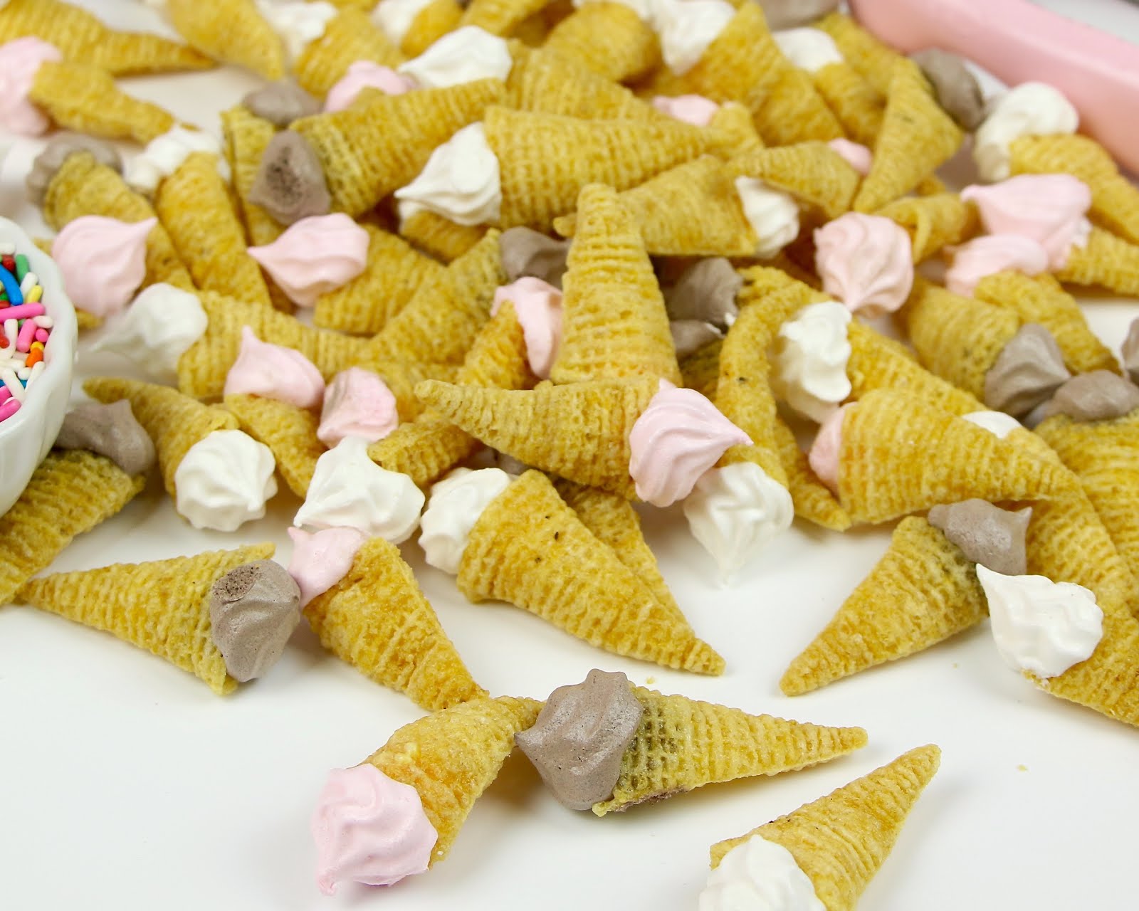 {VIDEO} Mini Bugle Ice Cream Cone Meringues The Lindsay Ann