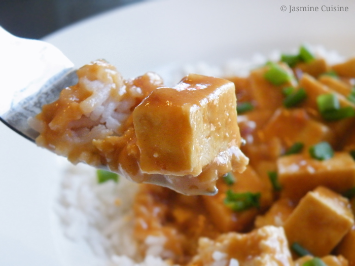 Tofu en sauce aux arachides (végane) Jasmine Cuisine