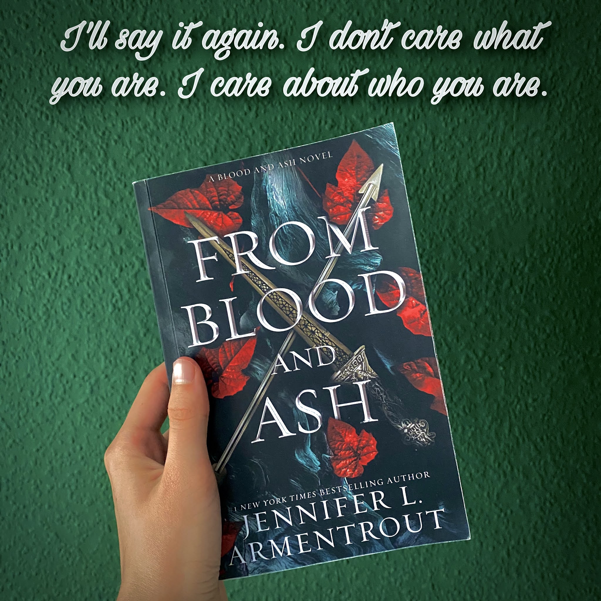 Josie´s Bookblog Rezension zu "From Blood and Ash" von Jennifer L. Armentrout