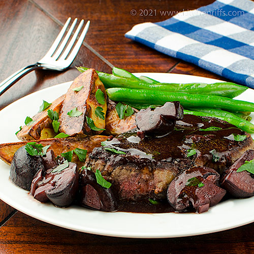 Kitchen Riffs Steak with Mushroom and Wine Sauce