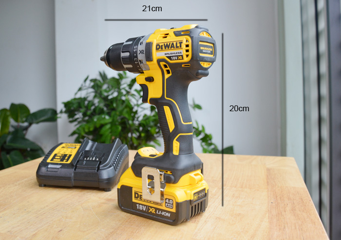 Nhận xét máy khoan căn vặn vít pin Dewalt DCD791M2