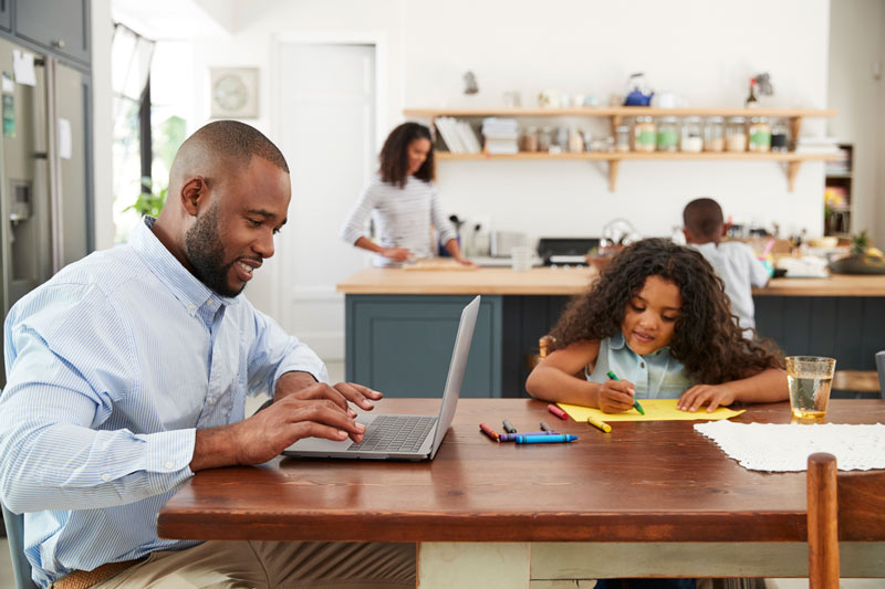 COVID-19: Home Office se torna o modelo de trabalho mais utilizado. Como conciliar com a vida familiar? COVID-19: Home Office se torna o modelo de trabalho mais utilizado. Como conciliar com a vida familiar?