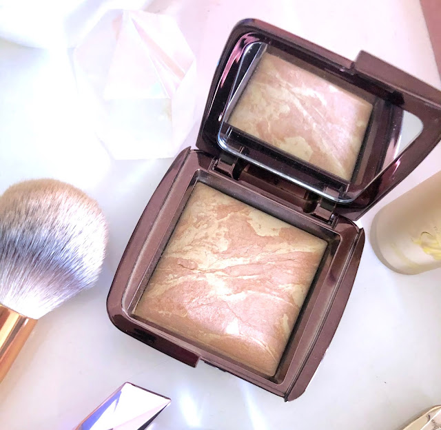 Amanda Gregory Beauty Hourglass Ambient Lighting Infinity Powder Review