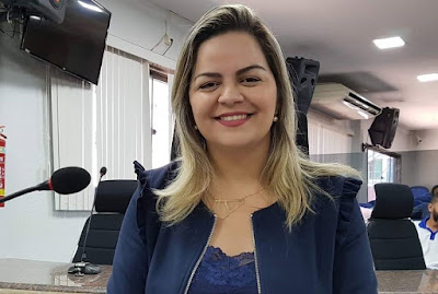 Vereadora Ada Dantas destaca ações em prol de alunos e professores