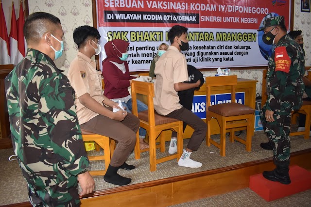 Serbuan Vaksinasi Kodam IV/Diponegoro Sasar 800 Pelajar dan Masyarakat di Mranggen