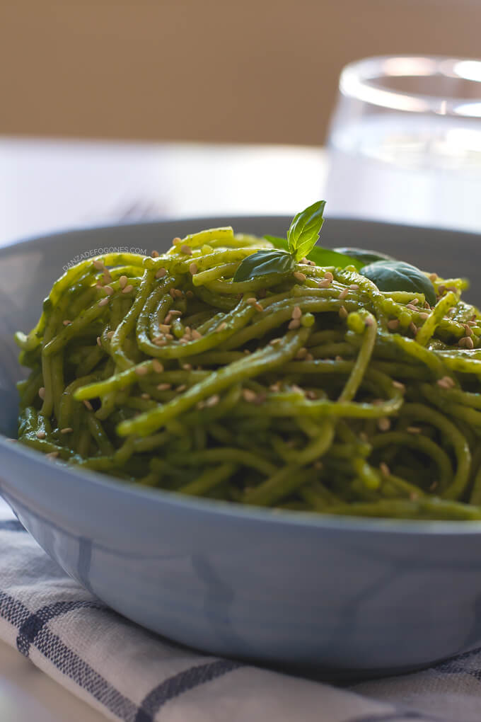 Spaghetti with Green Sauce and Sesame Spaghetti with Green Sauce and Sesame