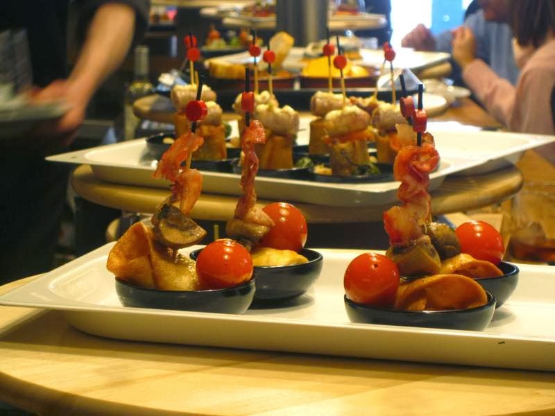 BARCELONA SNACK BARS, TAPAS BARS AND CAFES Beautiful places of