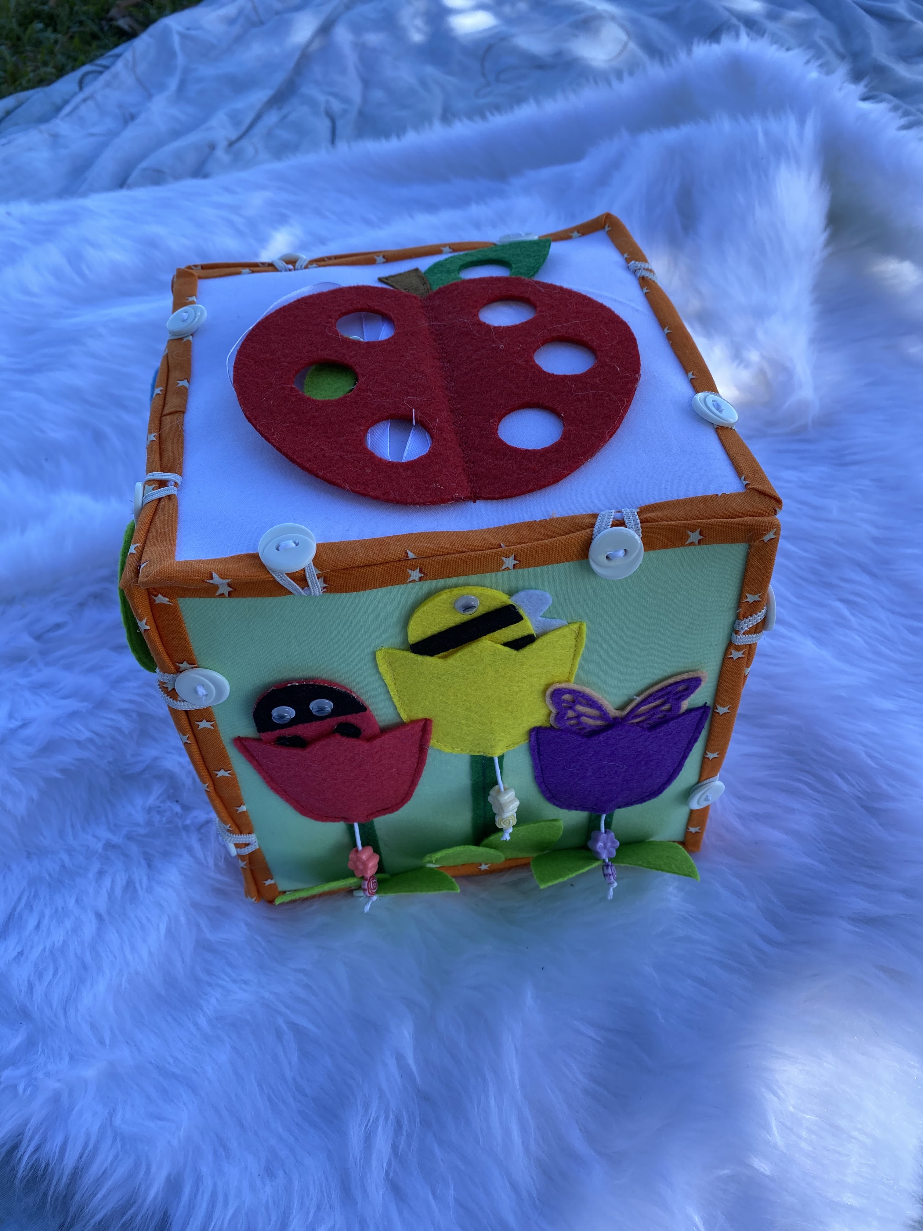 Richell Customized quiet board / busy cube