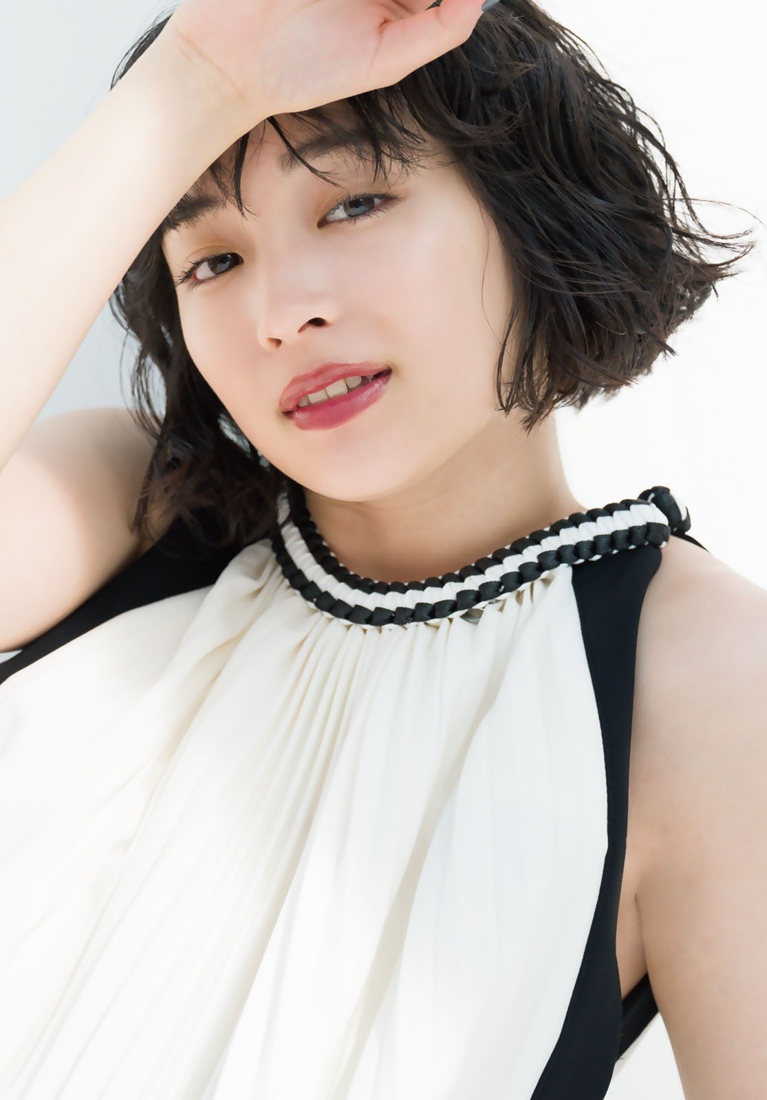 Suzu Hirose 広瀬すず, Shonen Magazine 2021 No.10 (週刊少年マガジン 2021年10号)