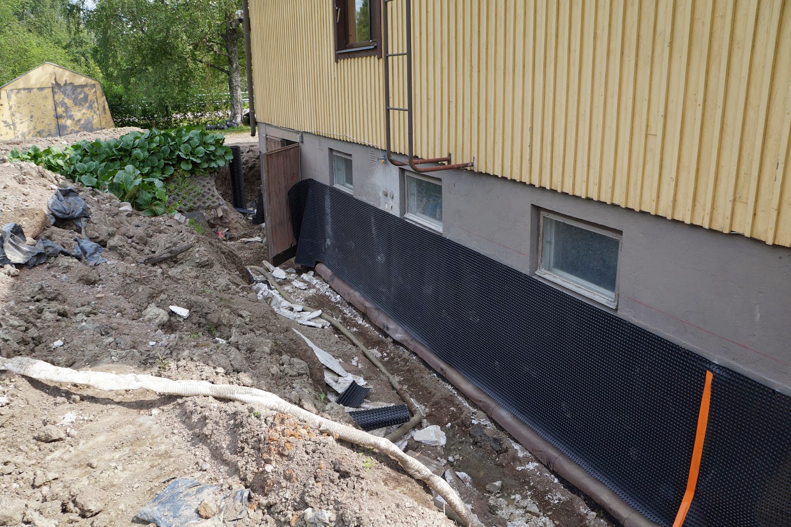 joenmutka-projekti-salaojan-kaivuu