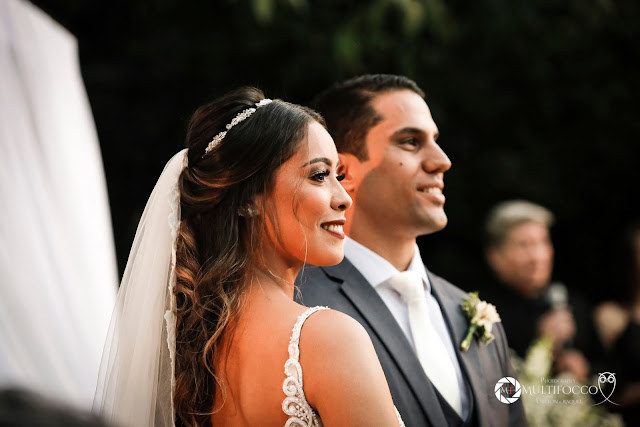 Sítio Geranium, Hyathama Pires, Multifocco, Leilah Cerqueira, casamento a céu aberto, casamento rústico, boho, decoração de casamento, decoração colorida, fotos românticas, foto com madrinhas, madrinhas iguais, Foto com padrinhos, noiva, noivo, altar, emoção, votos