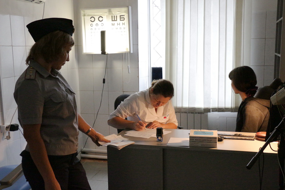 медосмотр в женской колонии. осмотр женщин в сизо. осмотр женщин в сизо. медосмотр в женской колонии. досмотр женщин в колонии.