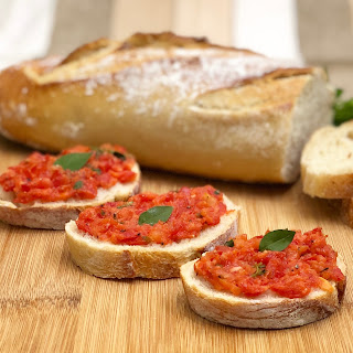 Bruschetta de Tomate e Manjericão