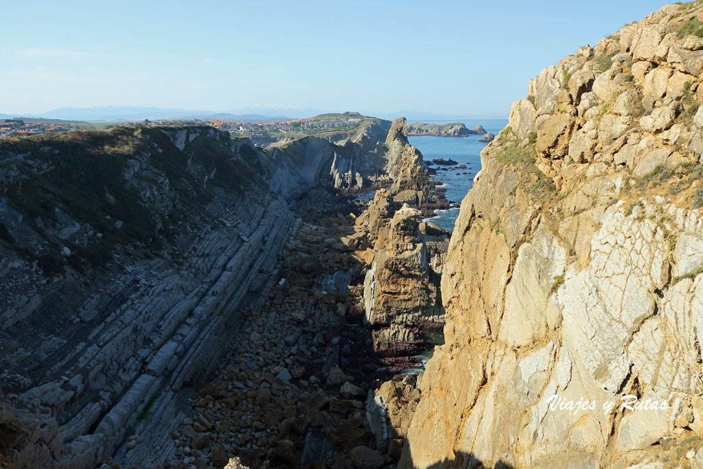 Acantilados de la Costa Quebrada