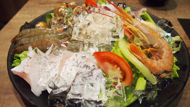 中永和火鍋 宵夜 團體聚餐推薦 李白湯鴛鴦鍋 原味純粹豚骨湯 老四川麻辣 【新北市永和區/捷運頂溪/火鍋】