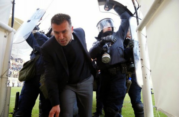 Έτσι τον φυγάδευσαν… (pics)