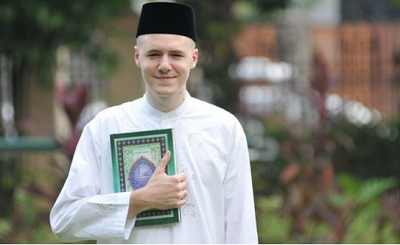 Subhanallah, Hanya Dengan Satu Ayat Al Qur`an Dokter Amerika Ini Putuskan Untuk Masuk Islam Subhanallah, Hanya Dengan Satu Ayat Al Qur`an Dokter Amerika Ini Putuskan Untuk Masuk Islam