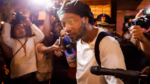 Ronaldinho Gaúcho quebra silêncio após prisão: 'Foi um duro golpe'