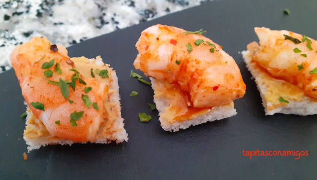 Canapé de langostino con mostaza