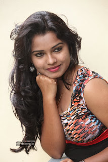 Telugu-Actress-Naveena-Jackson-Latest-Stills