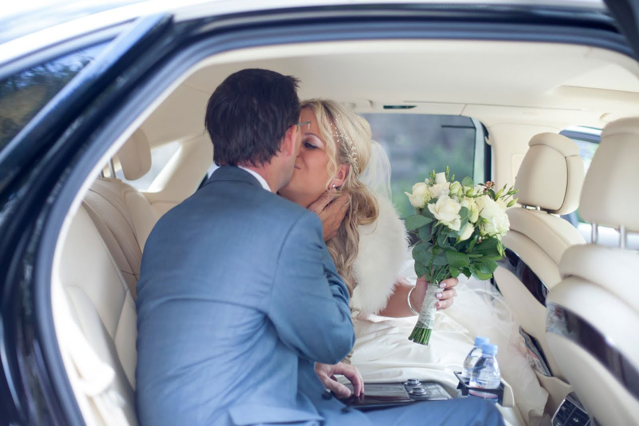 Get the Peerless Expertise of Professional Chauffeur for Adelaide Airport