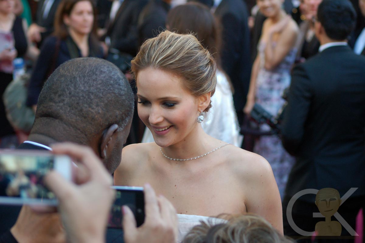 http://1.bp.blogspot.com/-Xehod5l_ly8/US7yQA4GDlI/AAAAAAAADek/cJqjAna5rq4/s1600/RedCarpet2013_JenniferLawrence.jpg