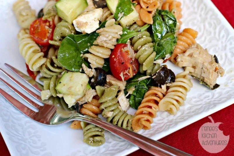Tuna Pasta Salad with Balsamic Vinaigrette Close Up: healthful and delicious! #salad #pasta #tuna