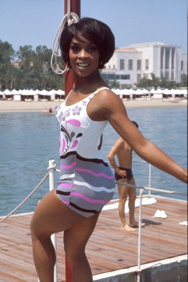 Images of lola falana