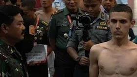 Bule Ganteng Jadi Taruna TNI, 5 Hal Ini Buat Kamu Terpesona Sama Enzo Bule Ganteng Jadi Taruna TNI, 5 Hal Ini Buat Kamu Terpesona Sama Enzo