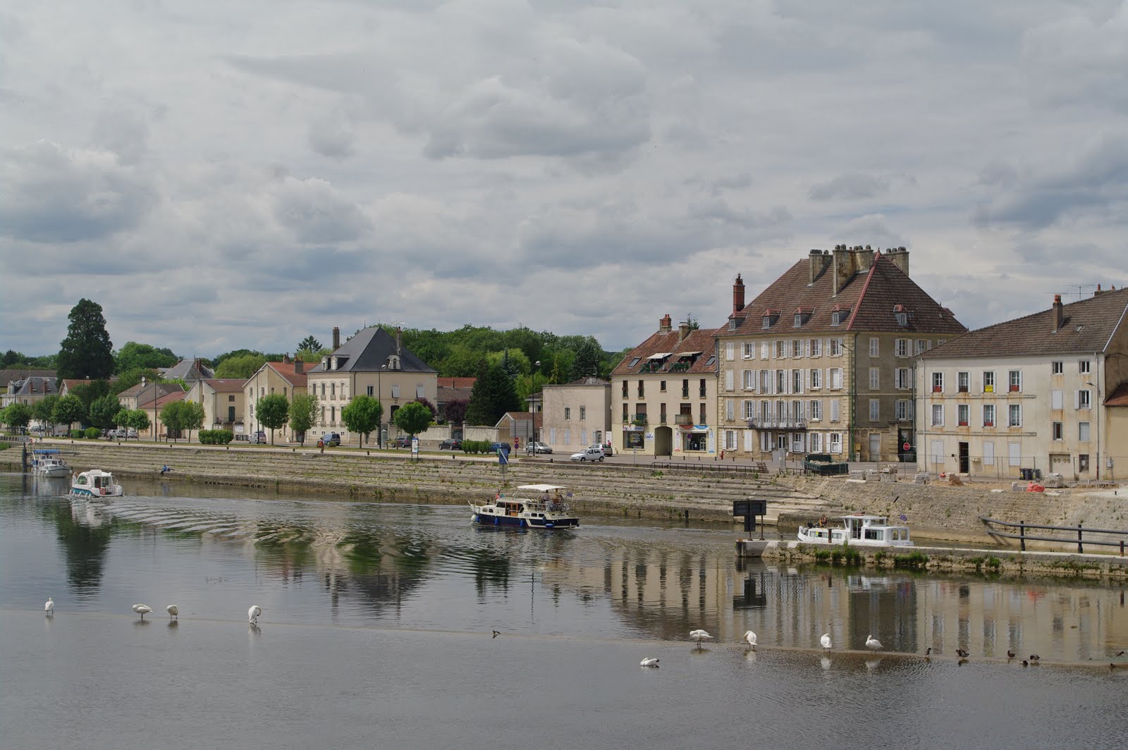VOYAGES EN FRANCHE COMTE... VALLEE DE LA SAONE GRAY (Haute Saône). VOYAGES EN FRANCHE COMTE... VALLEE DE LA SAONE GRAY (Haute Saône).