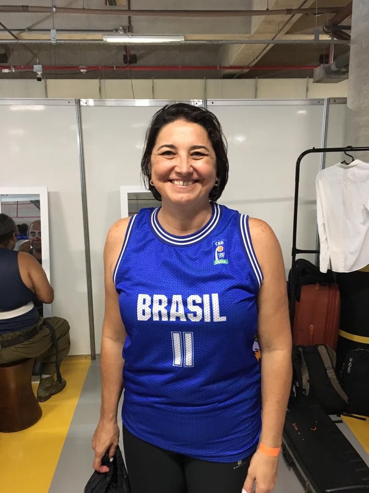 ENTREVISTA SIMONE PONTELLO RELEMBRA TRAJETÓRIA NO BASQUETE MOMENTO