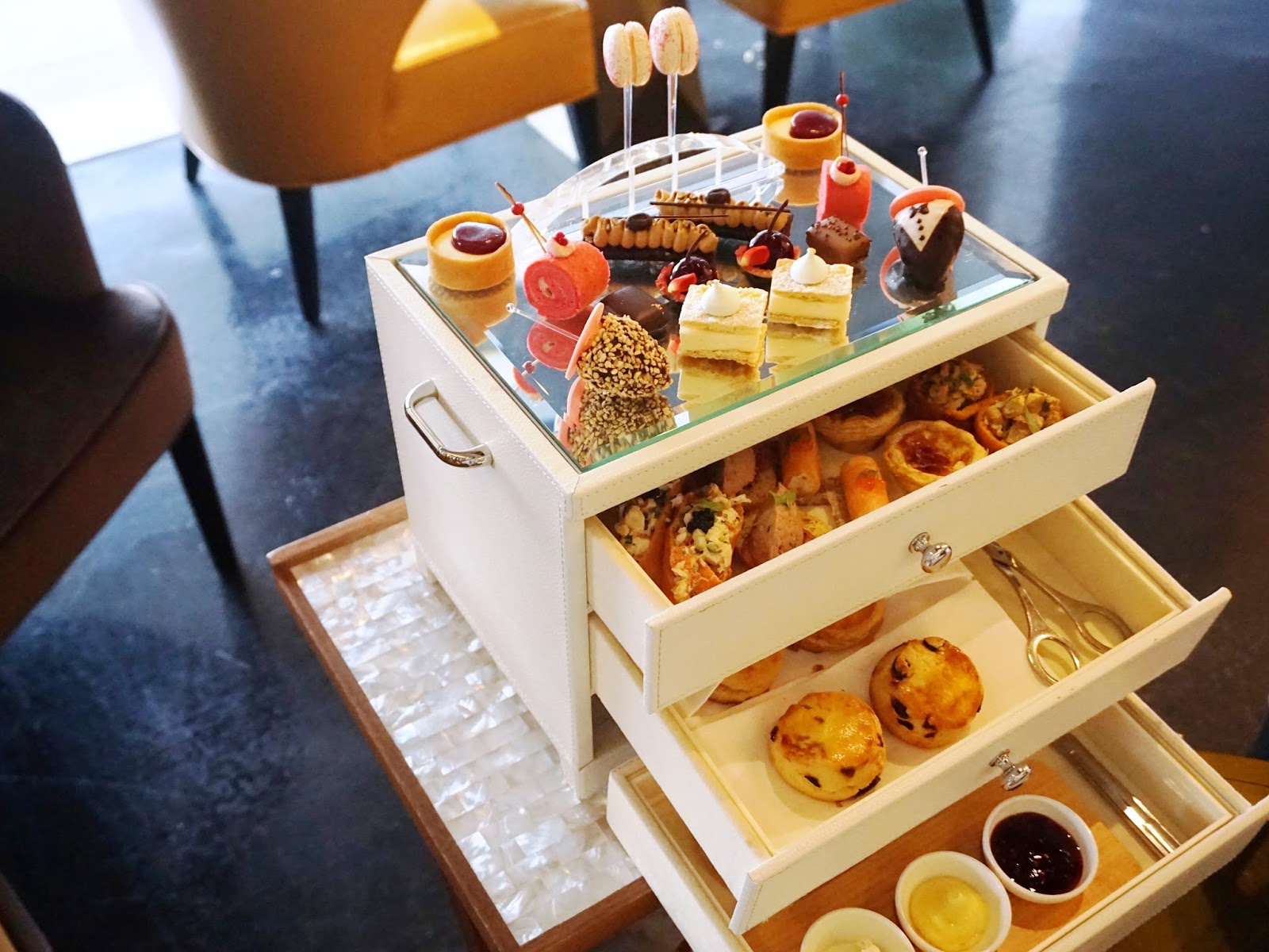 Pinkypiggu Anti Dote Fairmont Singapore A Delightful Afternoon Tea Experience