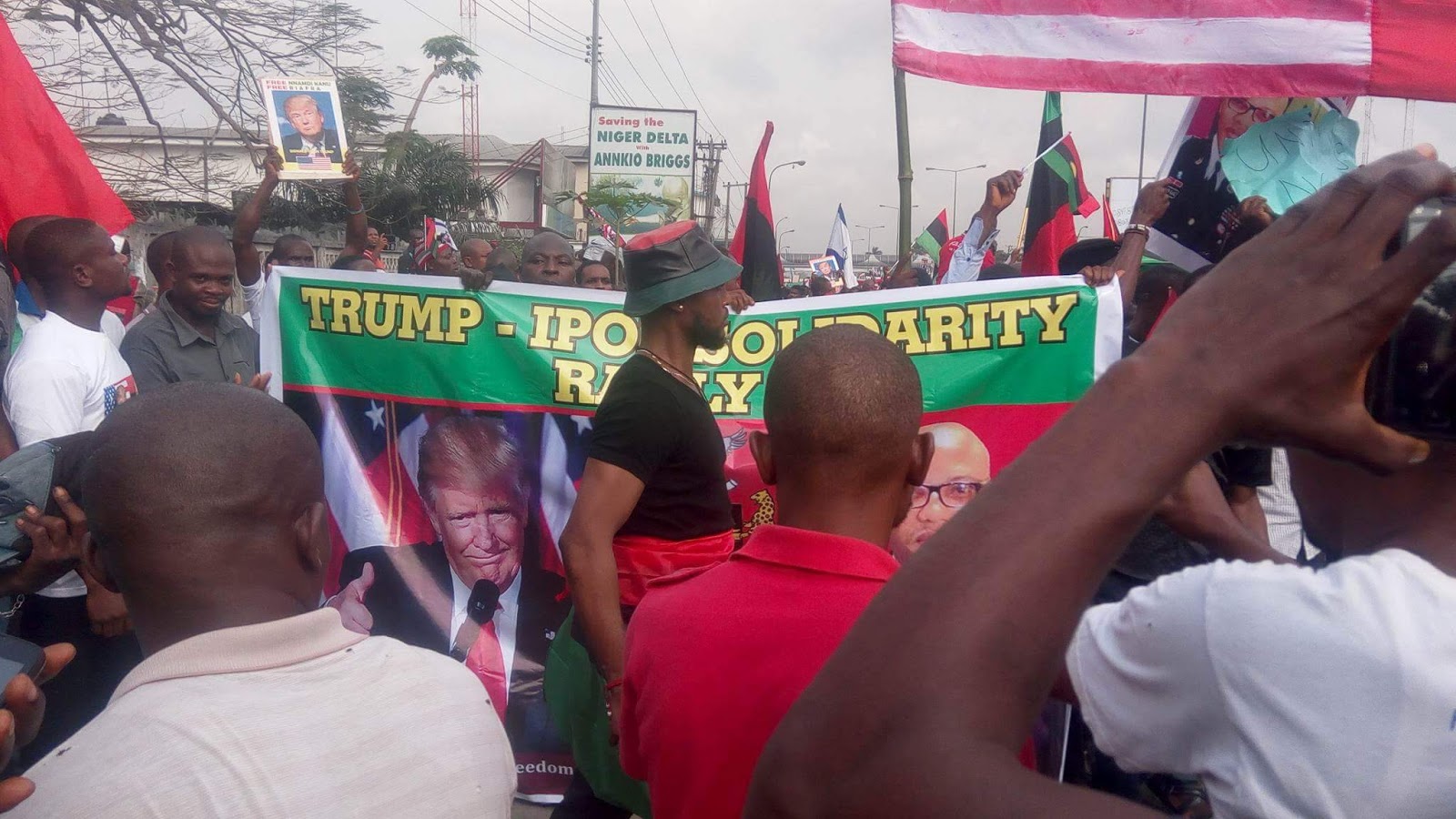 BIAFRA IPOBTRUMP RALLY OVER 3MILLION BIAFRANS OCCUPY STREETS OF IGWEOCHA DESPITE MILITARY