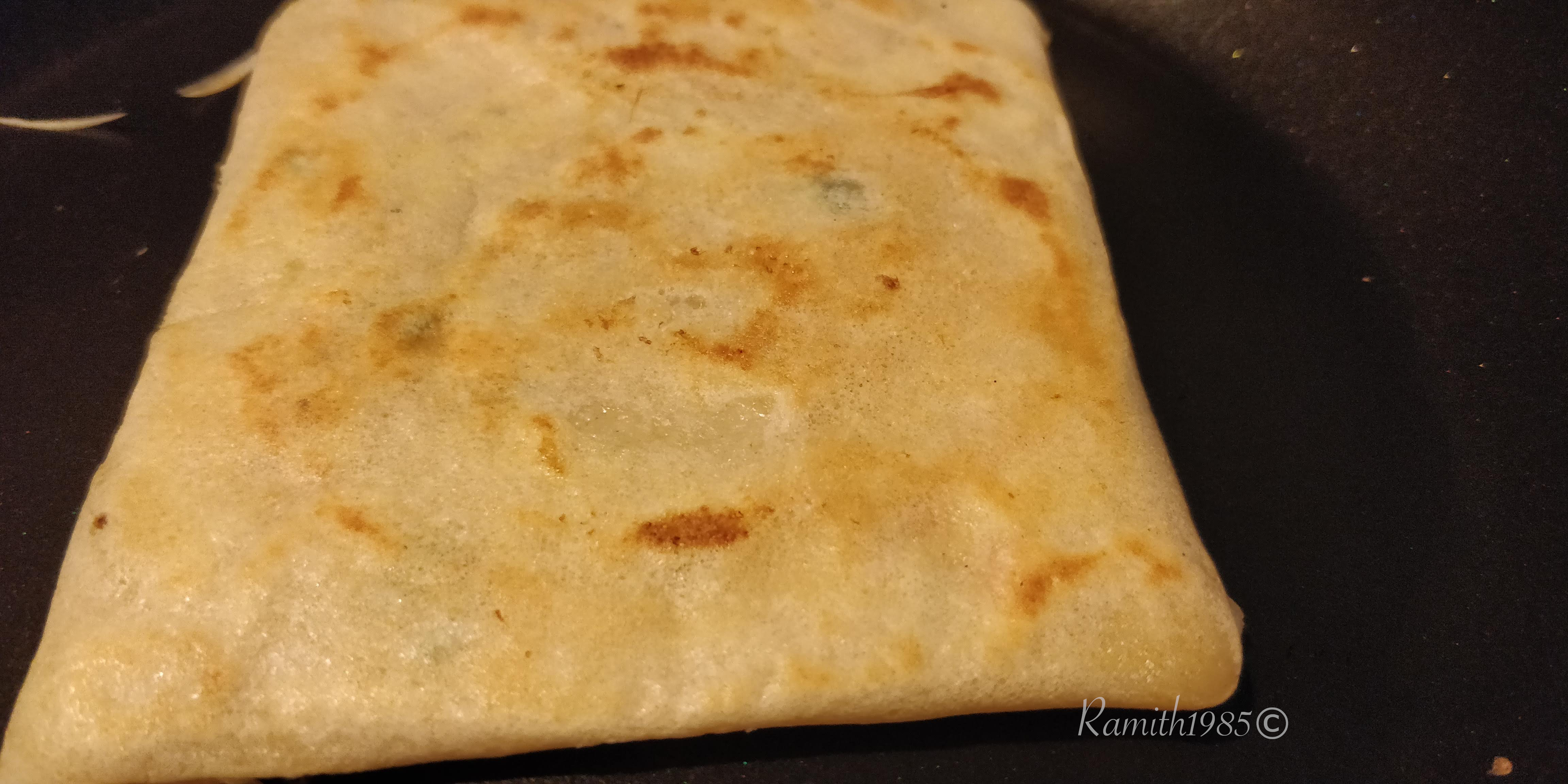 Photo Spear Sri Lankan Egg roti / Biththara roti with easy recipe
