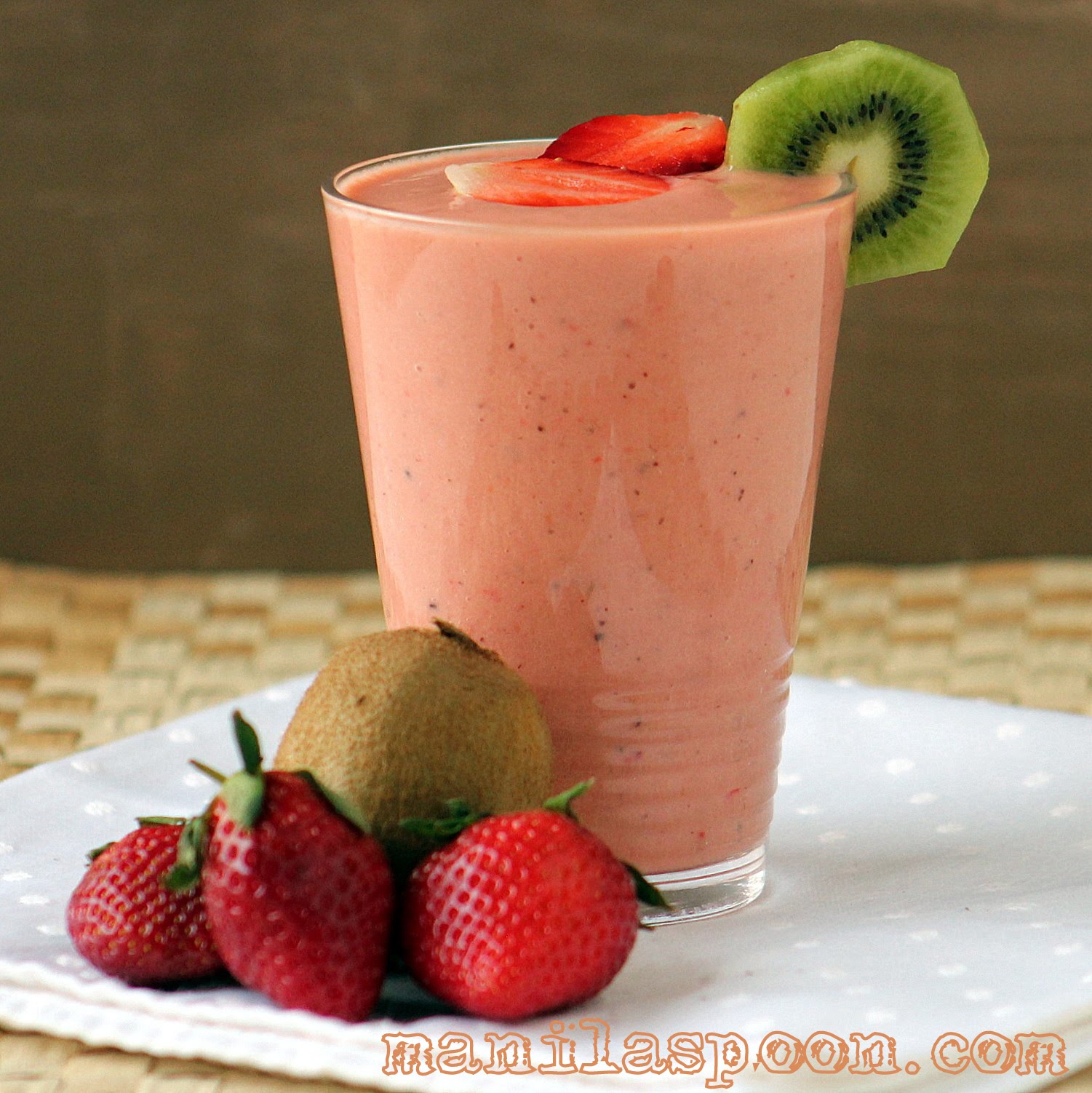 Strawberry Kiwi Smoothie | Manila Spoon