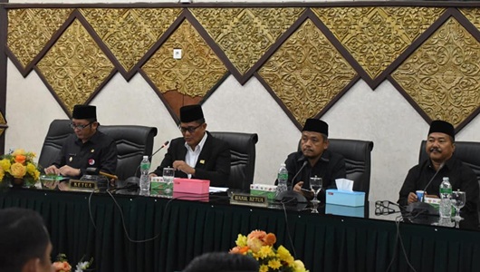 Penyampaian Pendapat Akhir Fraksi di DPRD Kota Padang Terkait Ranperda APBD 2020, Ini Kata Wawako