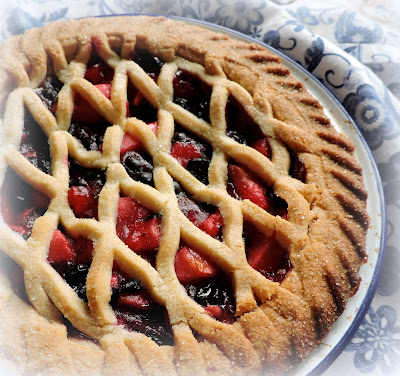 Apple and Blackcurrant Pie